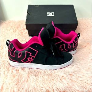 Size 10 women’s. Used lightly.